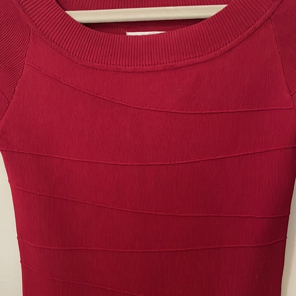 XS - Max Studio Specialty Products (M.S.S.P.) Red Half Sleeve Body Con Dress - Picture 2 of 5
